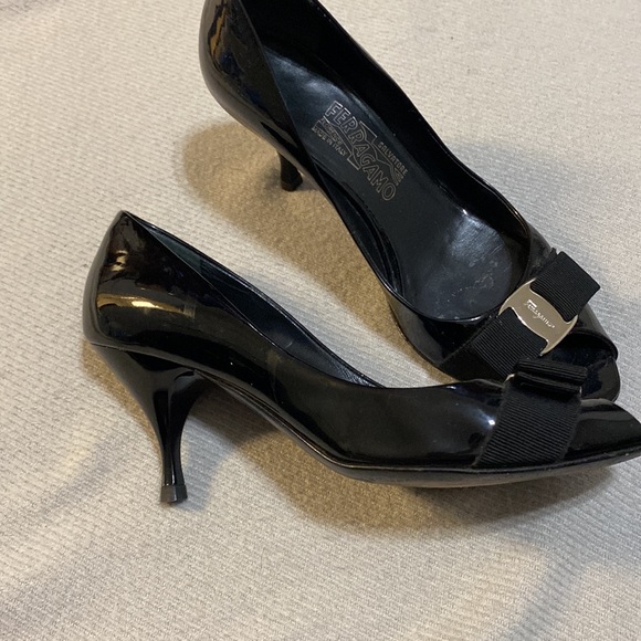 Vintage ferragamo 7.5 pumps - Picture 3 of 5